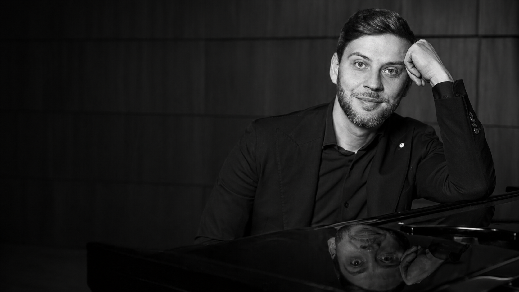 Pianist Vladimir Rumyantsev at the piano